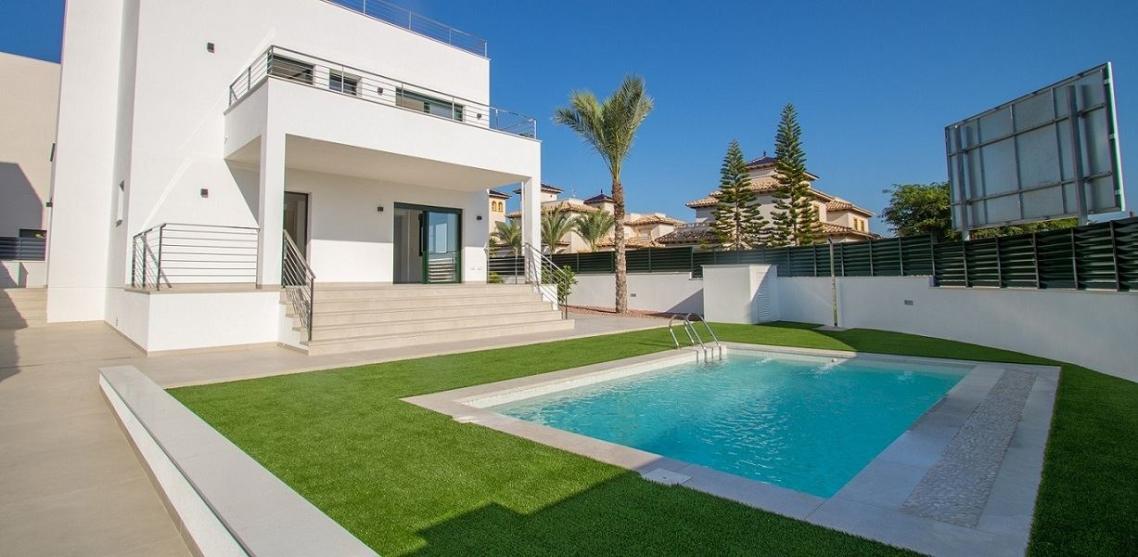 Villa mit Garten und Pool